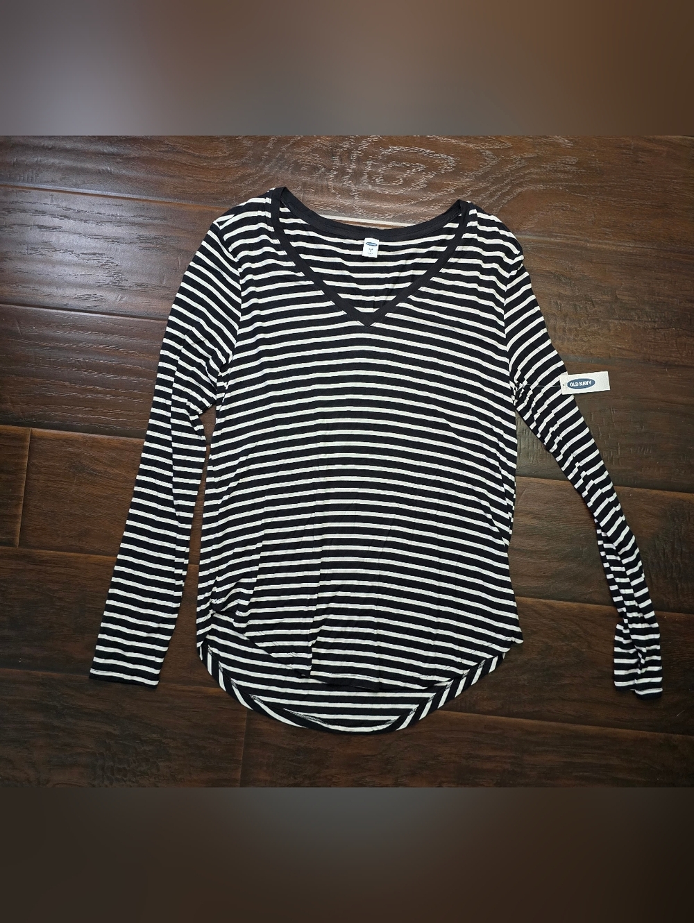 NWT Old Navy Womens Black White Striped V Neck Stretchy Long Sleeved Top Luxe L